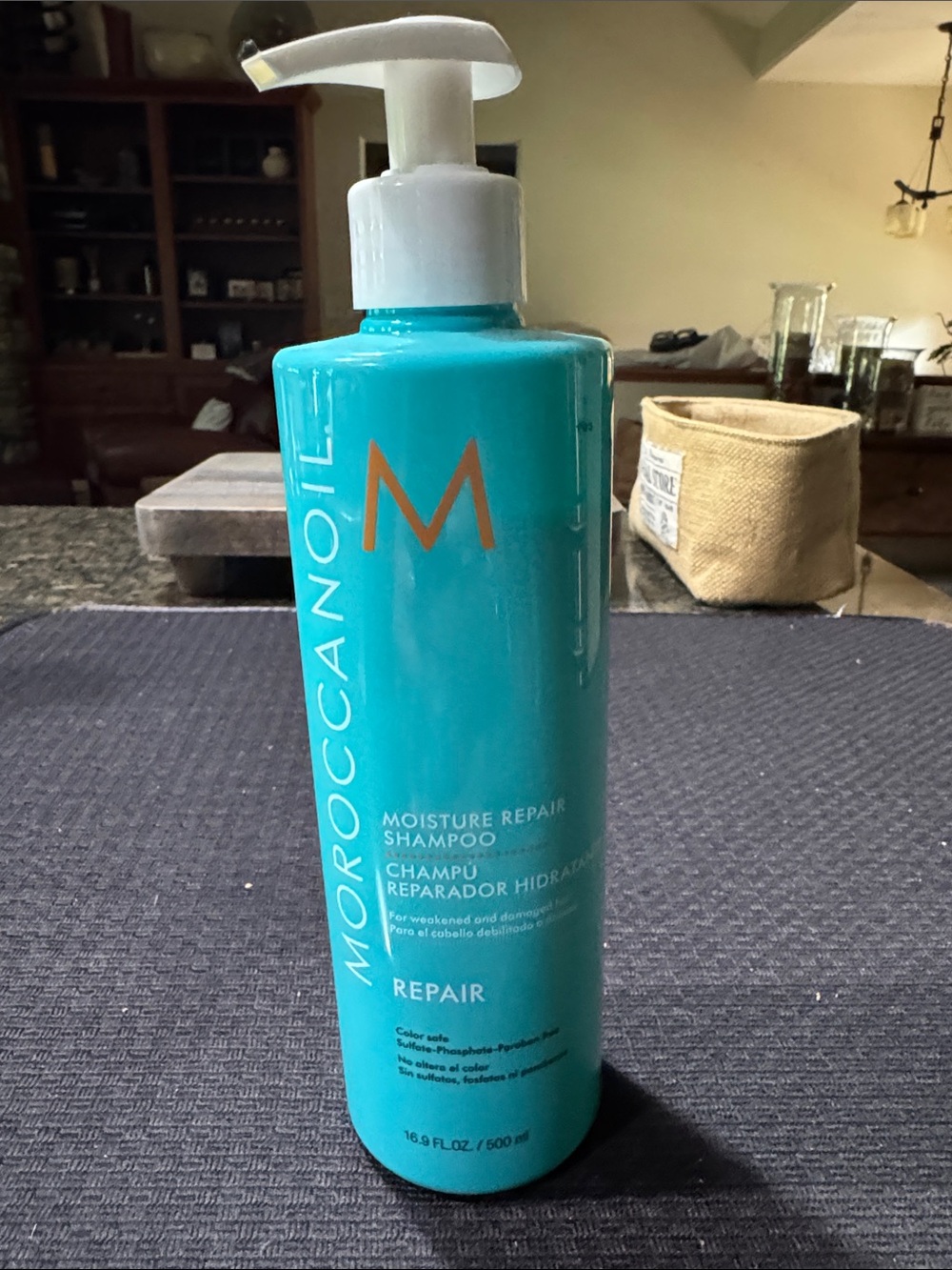 Moroccanoil Repair Shampoo - Turquoise and White Pump Bottle